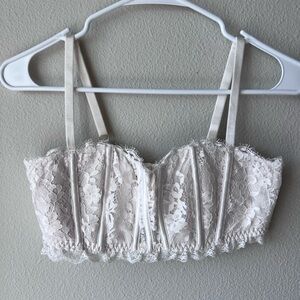 Victoria's Secret White/Cream Lace Bralette. Women’s Size Large New With Tags